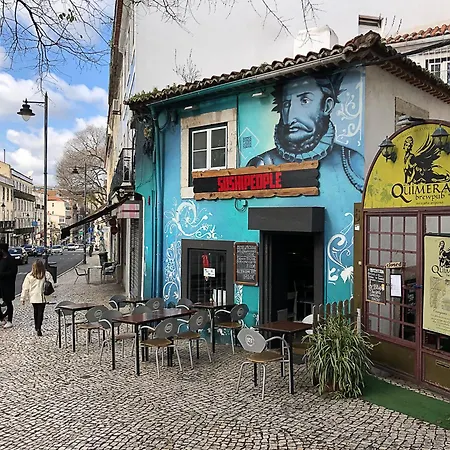 Between Historical Monuments Лісабон