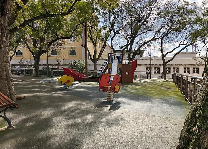 Between Historical Monuments Lisboa